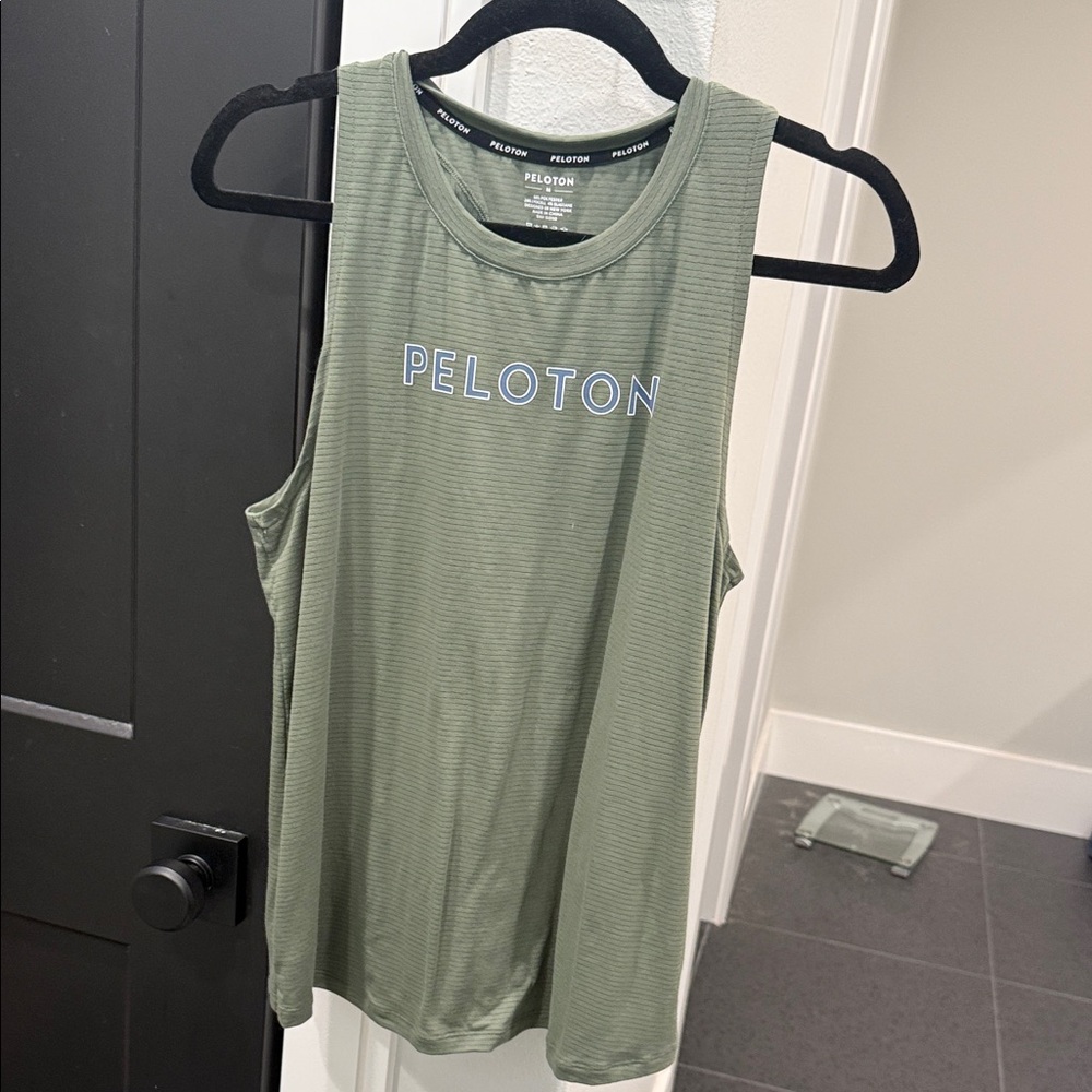 green peloton tank size medium